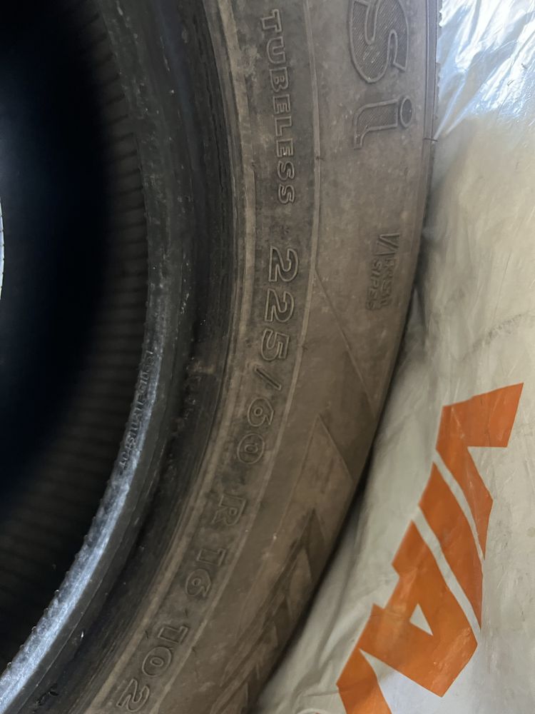 Зимние шины Nokian 225/60R16