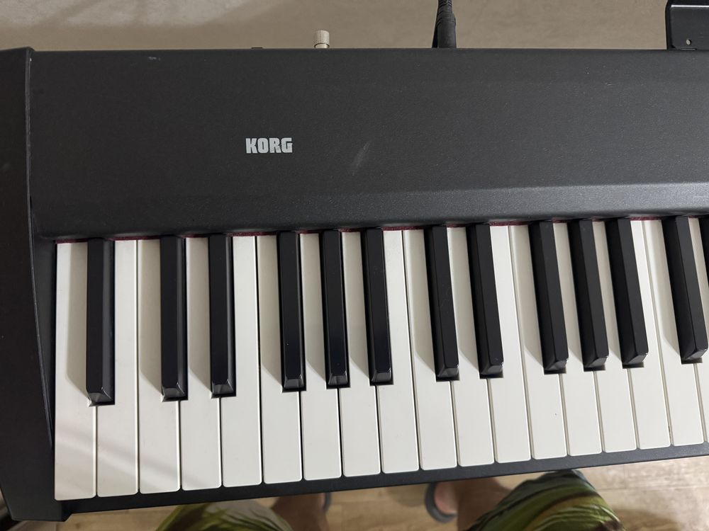 KORG SP-200 цифровое пианино