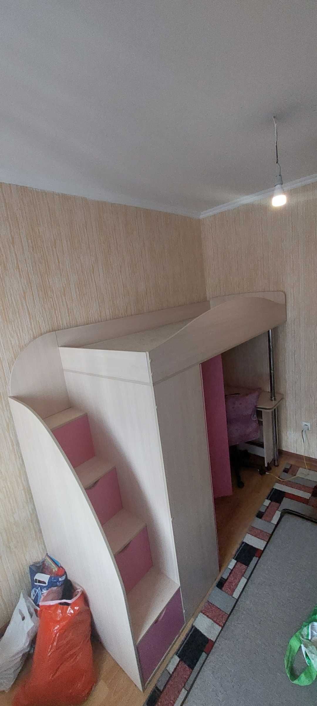 Кровать детская продаю