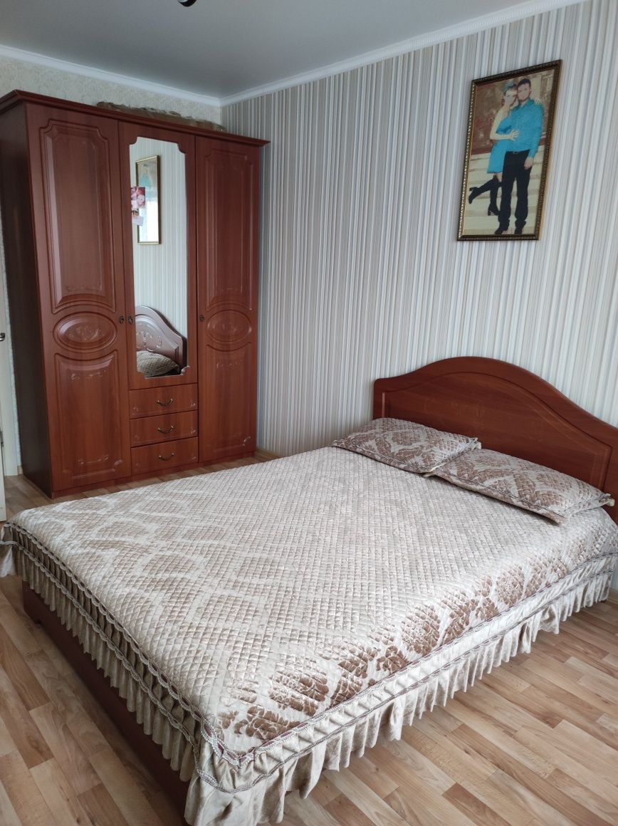 Продам двухспальнау кровать и шкаф,в хорошем состоянии.