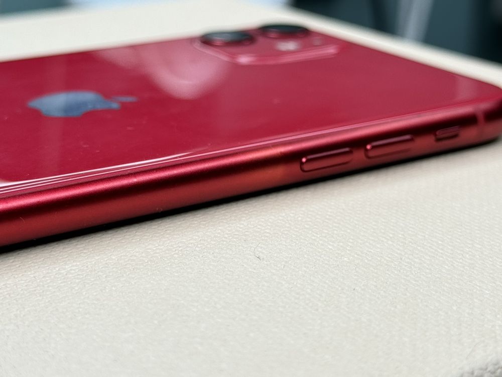 продам Iphone  11 red