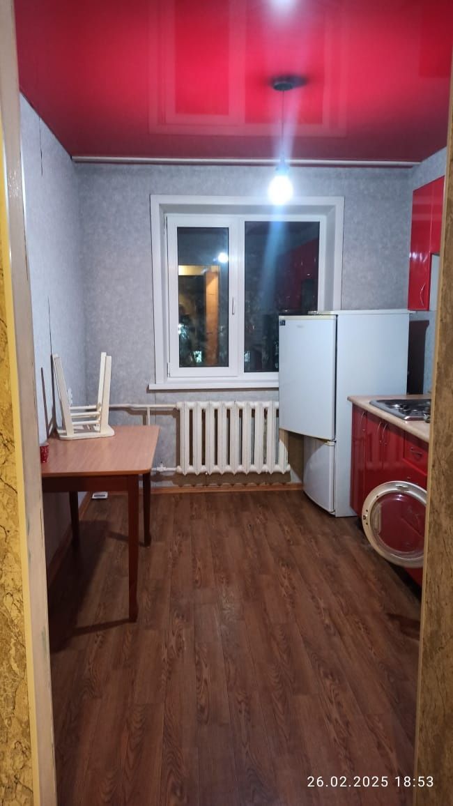 Продам 1 комнатную квартиру, район Колхозного рынка.