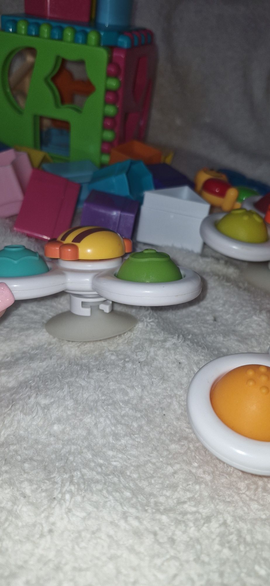 Продам развивающие игрушки
