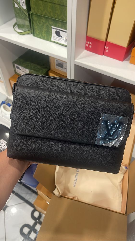 Барсетка LV черный в 3х качествах