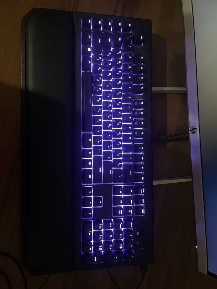 Продам клавиатуру razer blackwindow