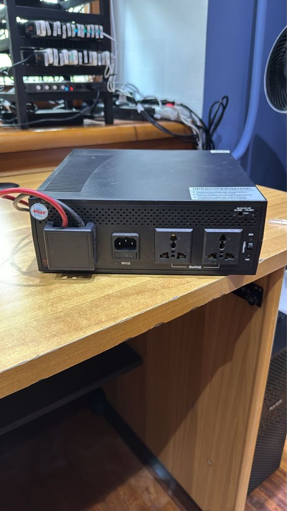 Инвертор ИБП MUST 1000VA / 600W