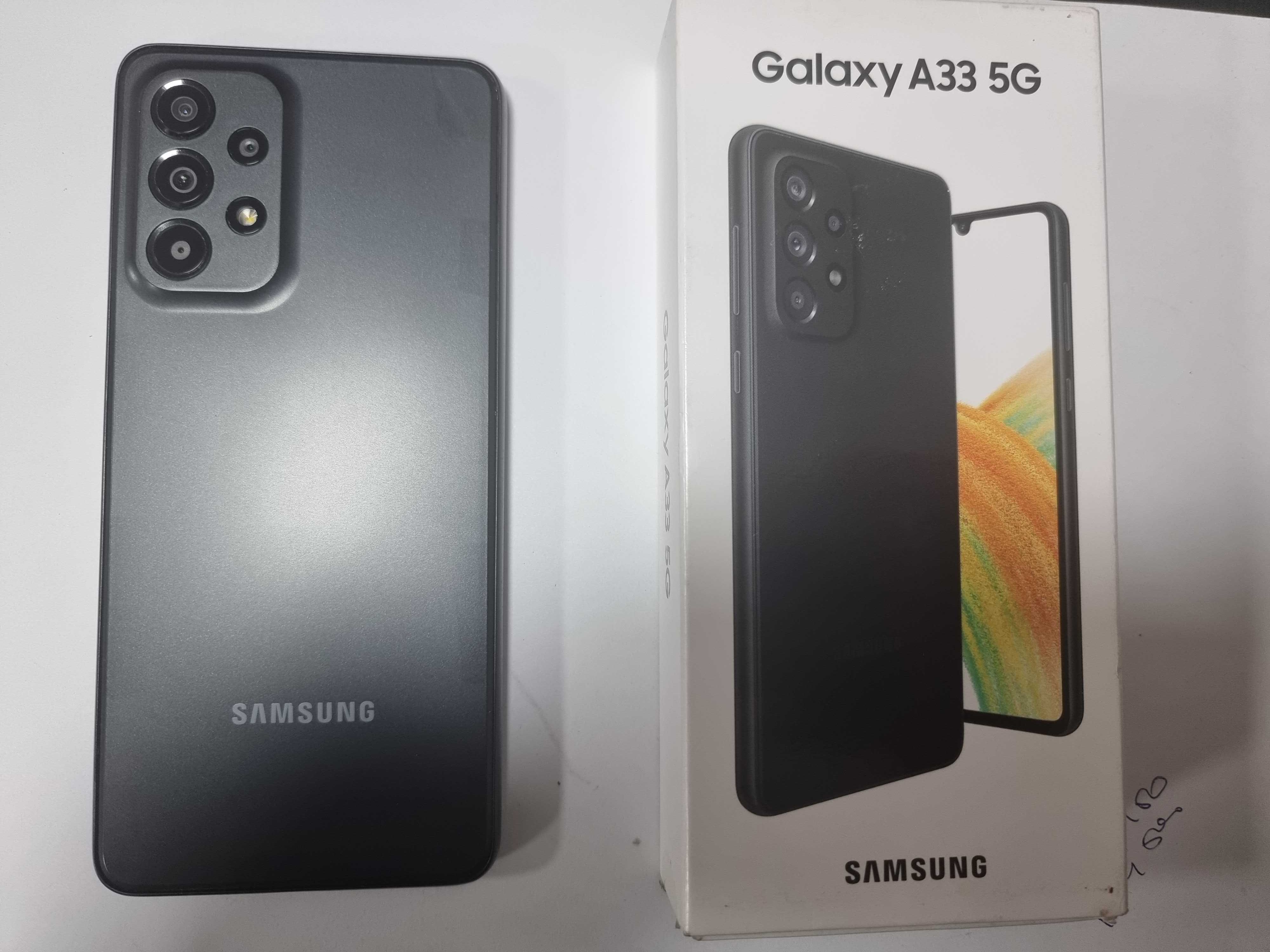 Samsung A33 5G 6/128GB Black, коробка, документы в отличном состоянии.