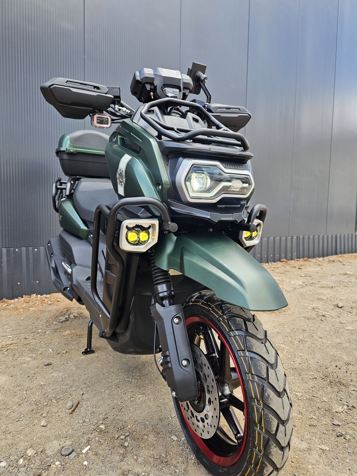 Скутер мопед Sonlink TANK TIII
