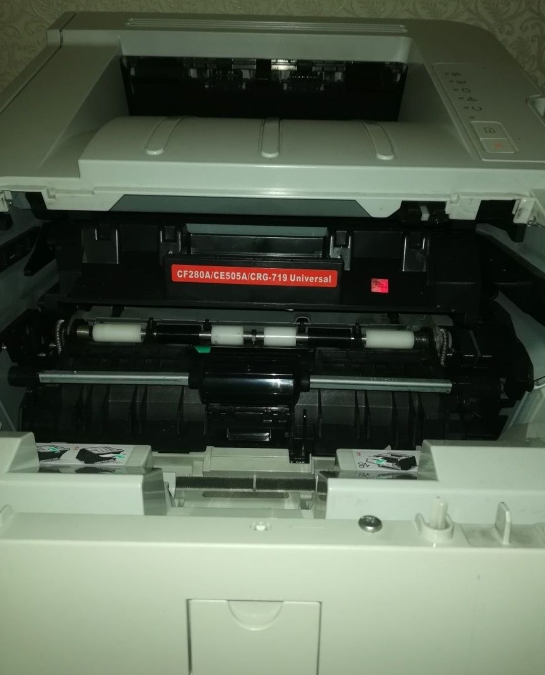 HP LaserJet P2035
Принтер