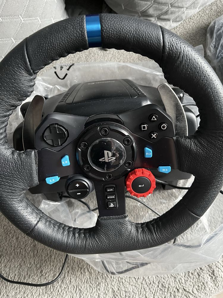 Продам игровой руль Logitech G29