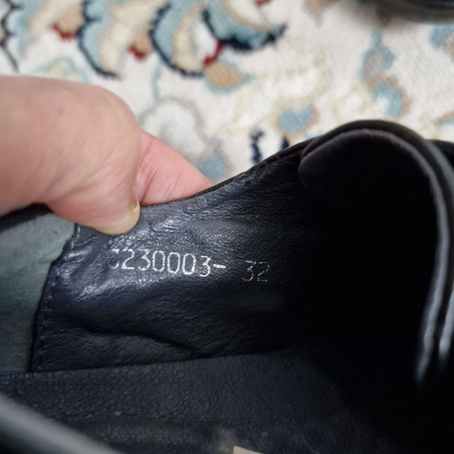 Продам ботинки почти новые