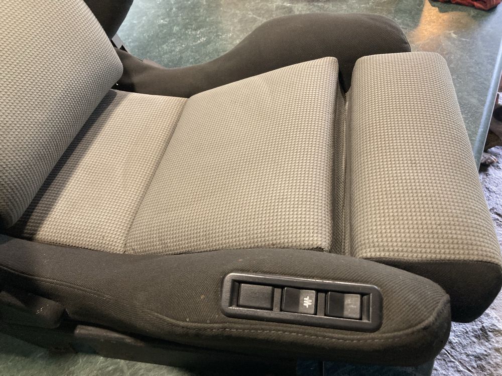 Продам Сиденье Recaro