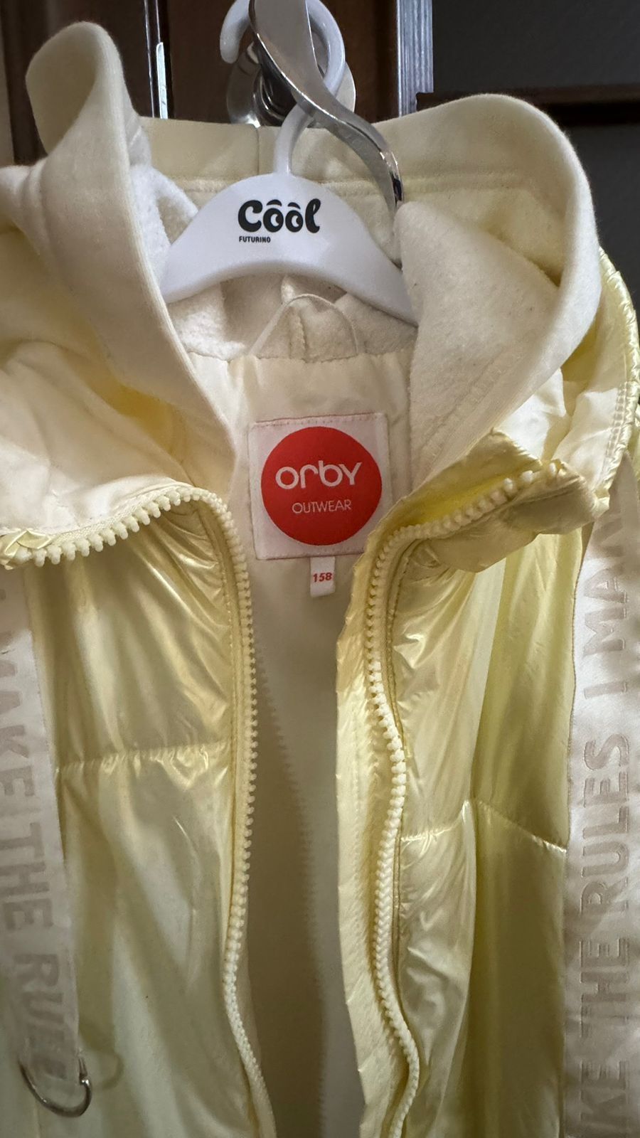 Продам классную курточку для девочки,фирмы Orby!!