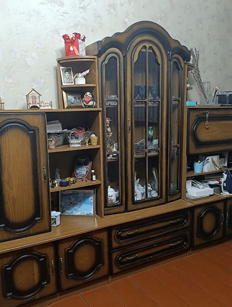Продам стенку-горку