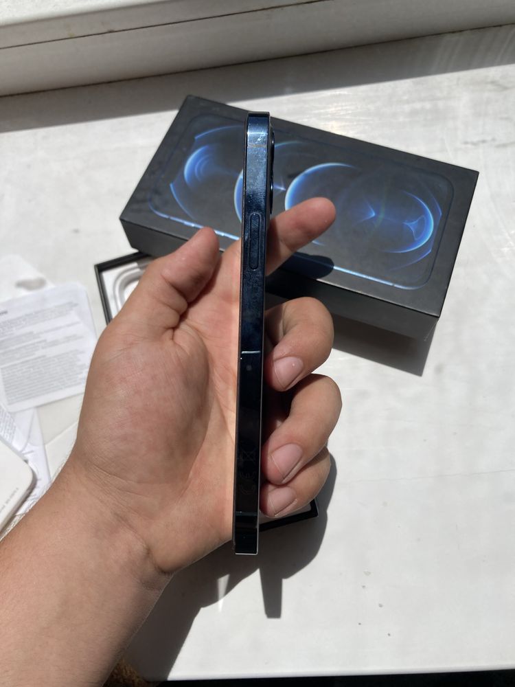 Продам Айфон 12pro в идеальном состояние