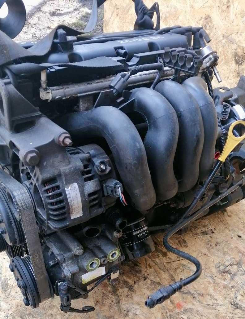двигатель 1.6см zetec SE Форд Фокус в полном навесе привозной европеец