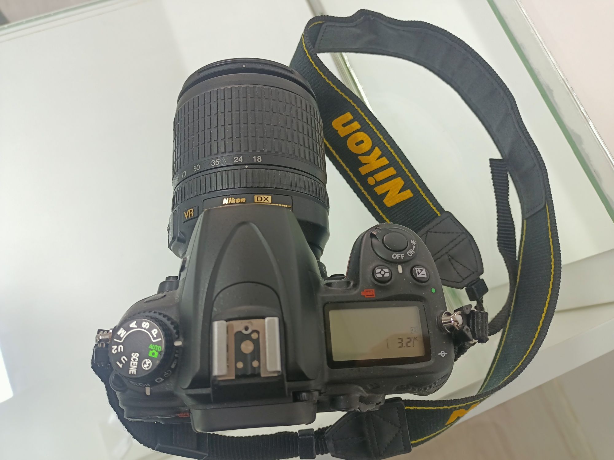 Фотоаппарат Никон
жағдайда көп ұстамаған