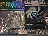 процессор i7 10700kf, мат плата, 32гб ОЗУ 3000 гц.