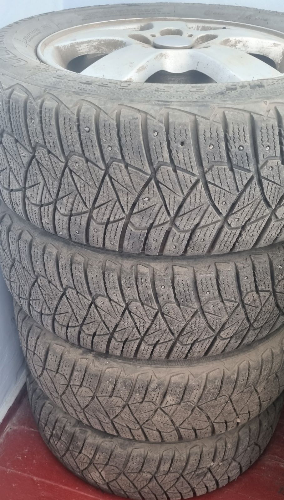 215/65/16 Шины Goodyear UltraGrip 600