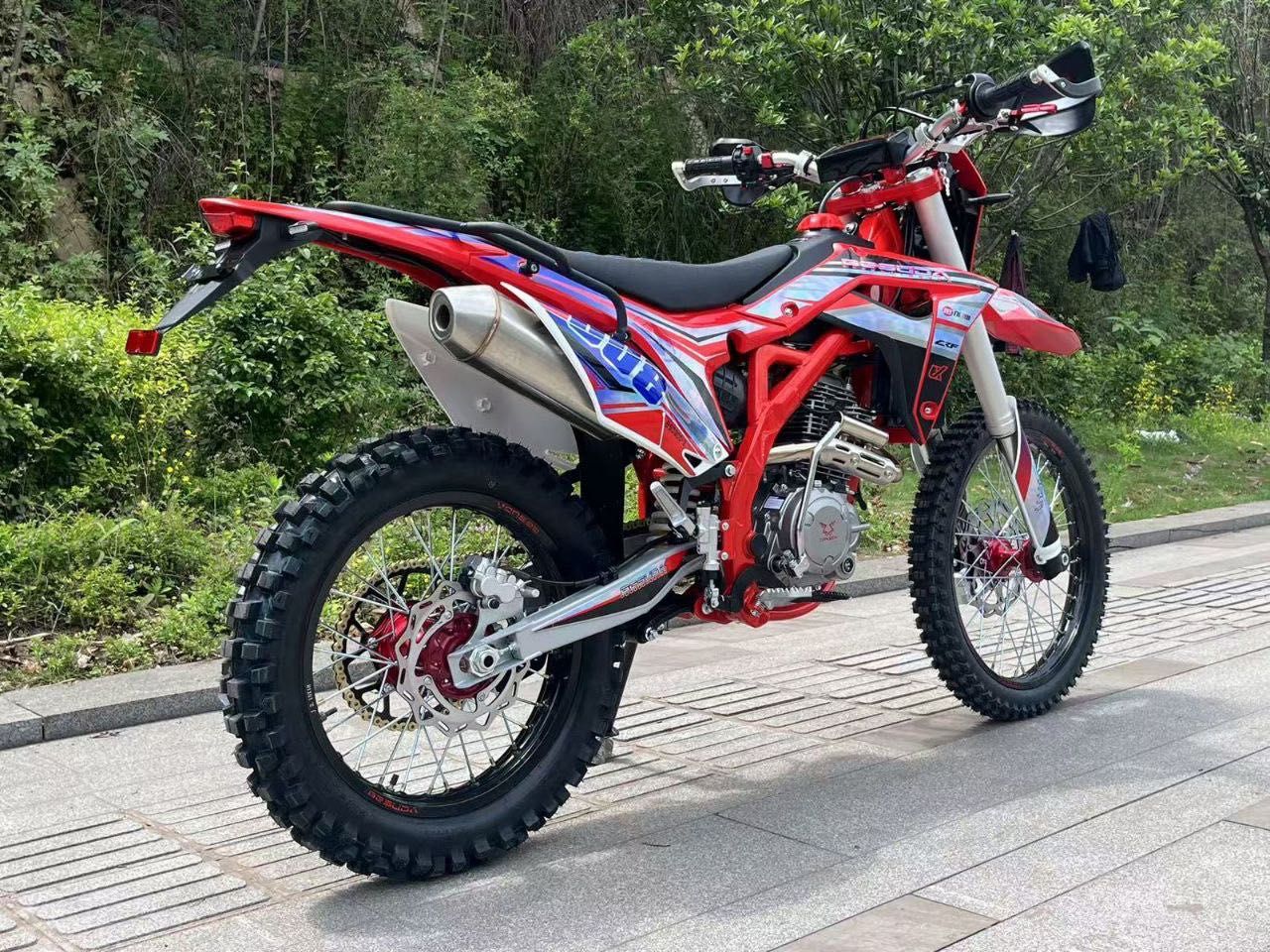 Продам мотоцикл эндуро 300 кубов