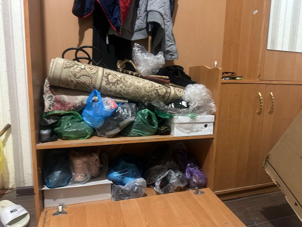 Продаётся прихожая