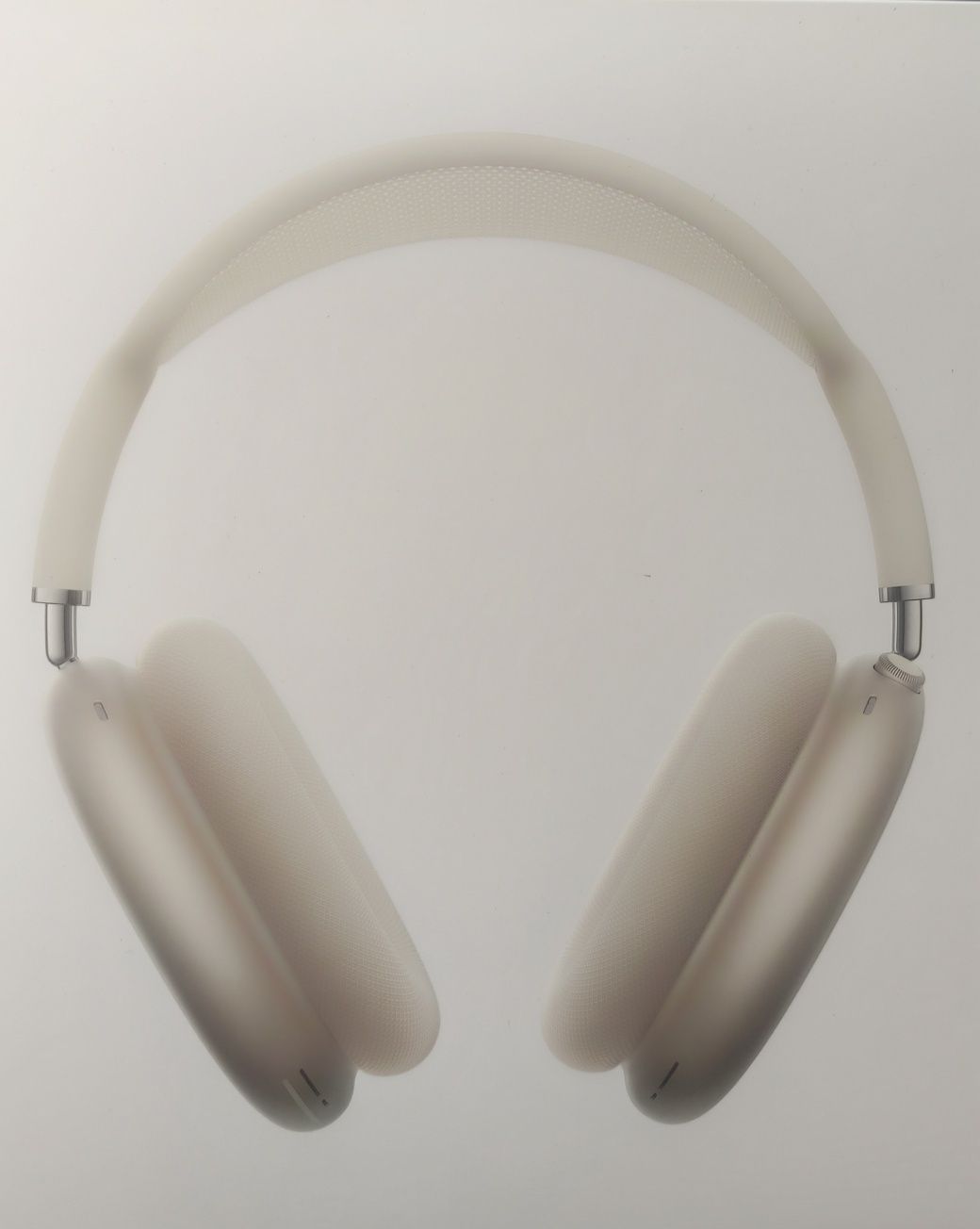 Продам новые наушники AirPods Max