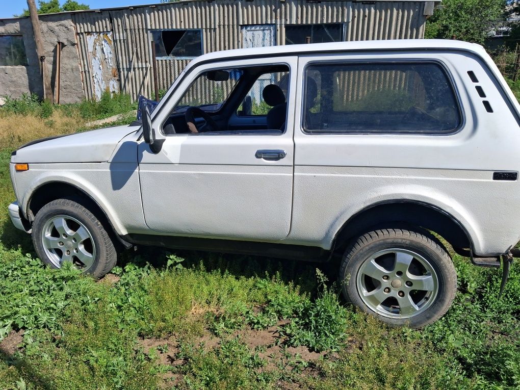 Продам Ниву 2004г