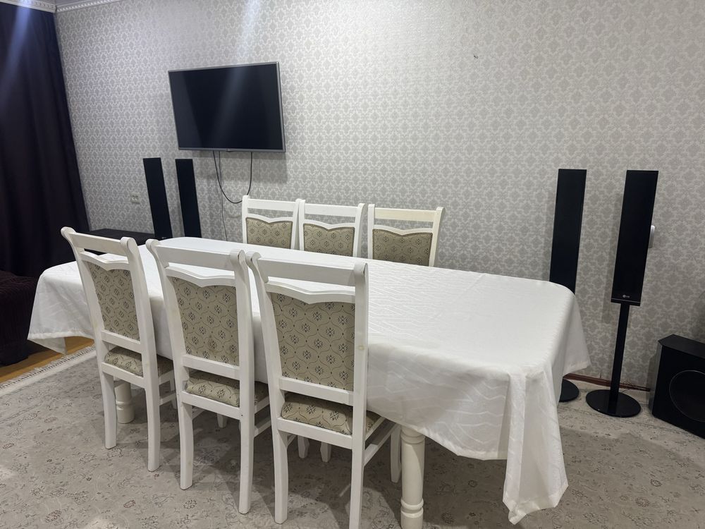 Продам стол со стульями 6 штук