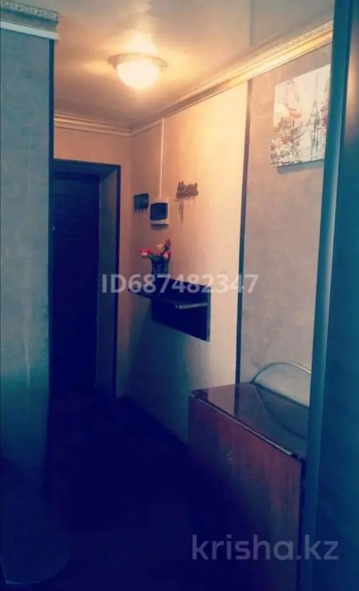 Продам 1 комнатную квартиру на Есенберлина.