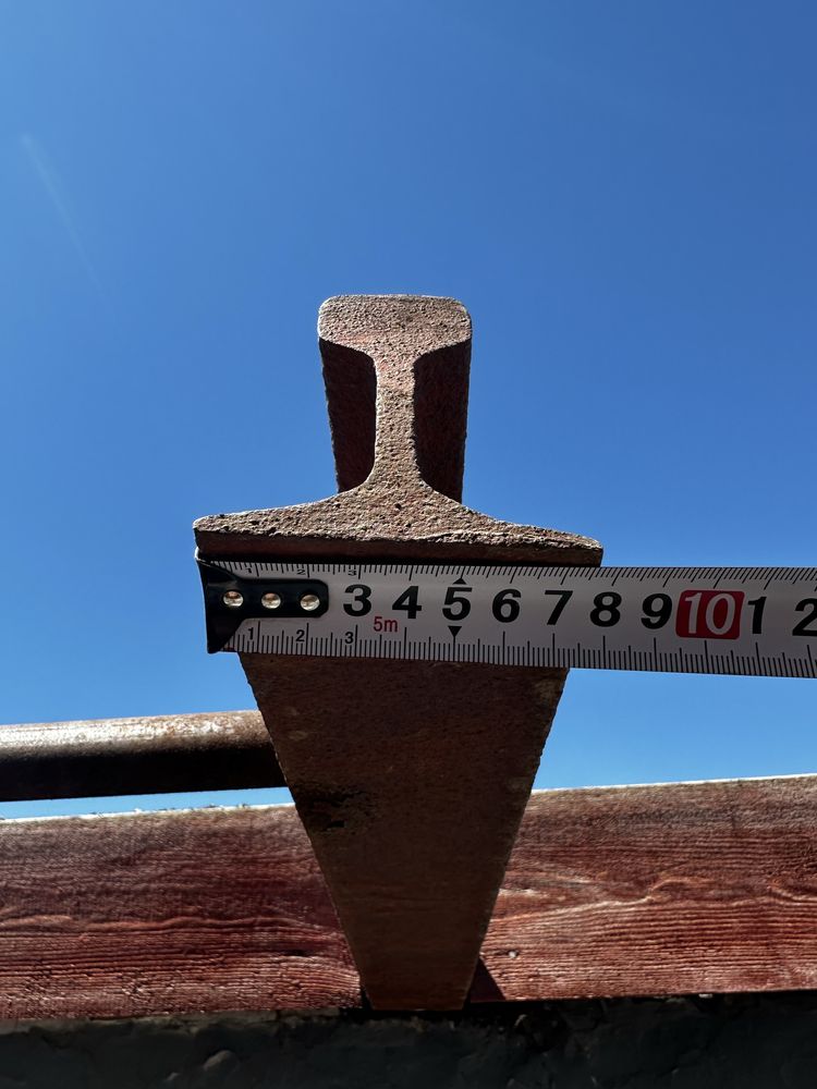 Продам рельсы 9шт + доски есть