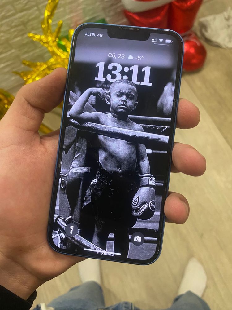 Продам айфон 13 в идеальном состояние