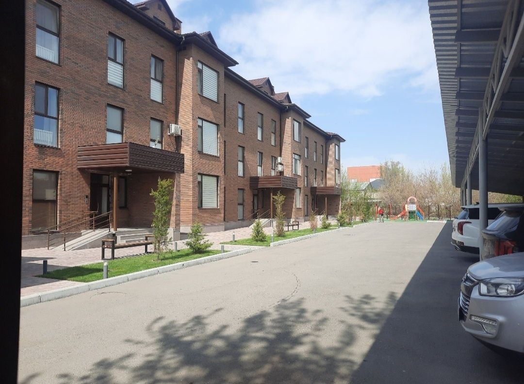 4-комн. (172 м²), Центр - Ш.Муртаза (Ленина), 3 этаж