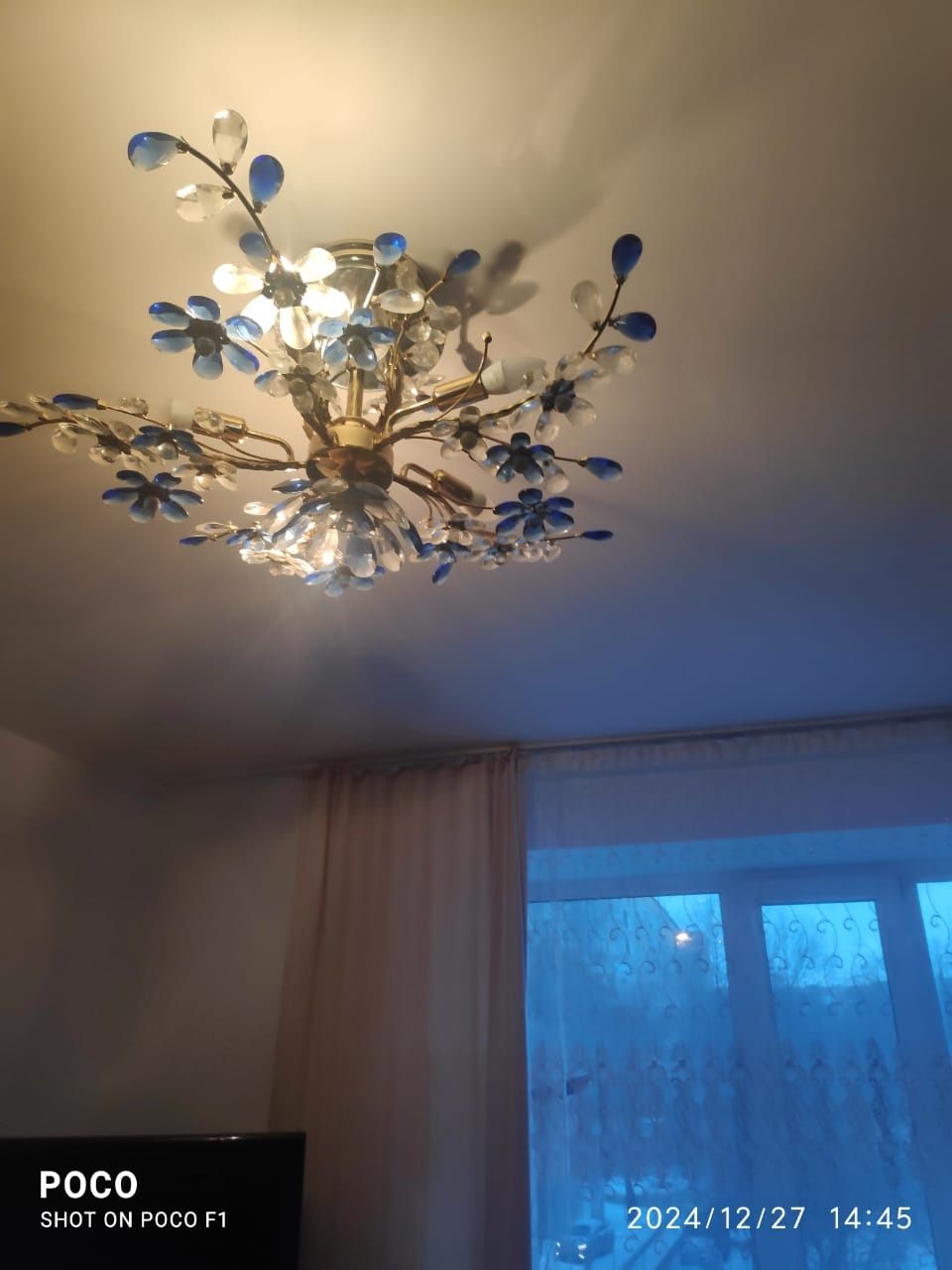 Люстра в хорошем состоянии