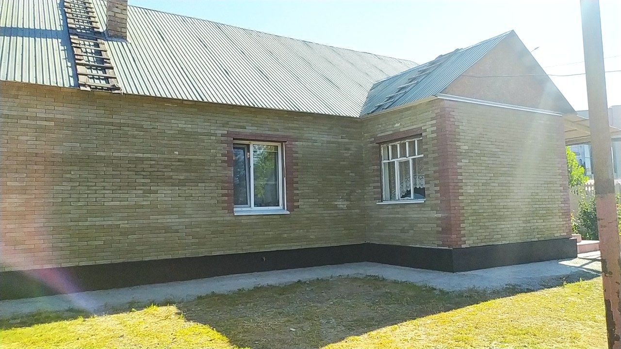 Продам дом на Радиозаводе,вдоль Омской трассы