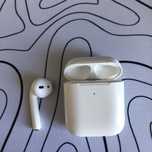 Airpods 2 (кейс и левый наушник)