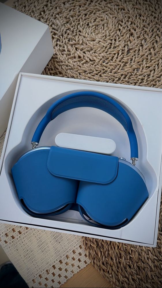 AirPods Max синий