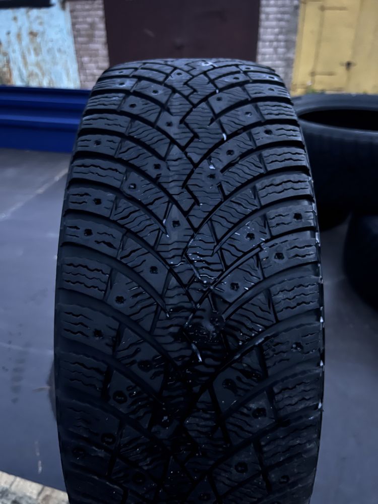 Продам зимние шины Pirelli