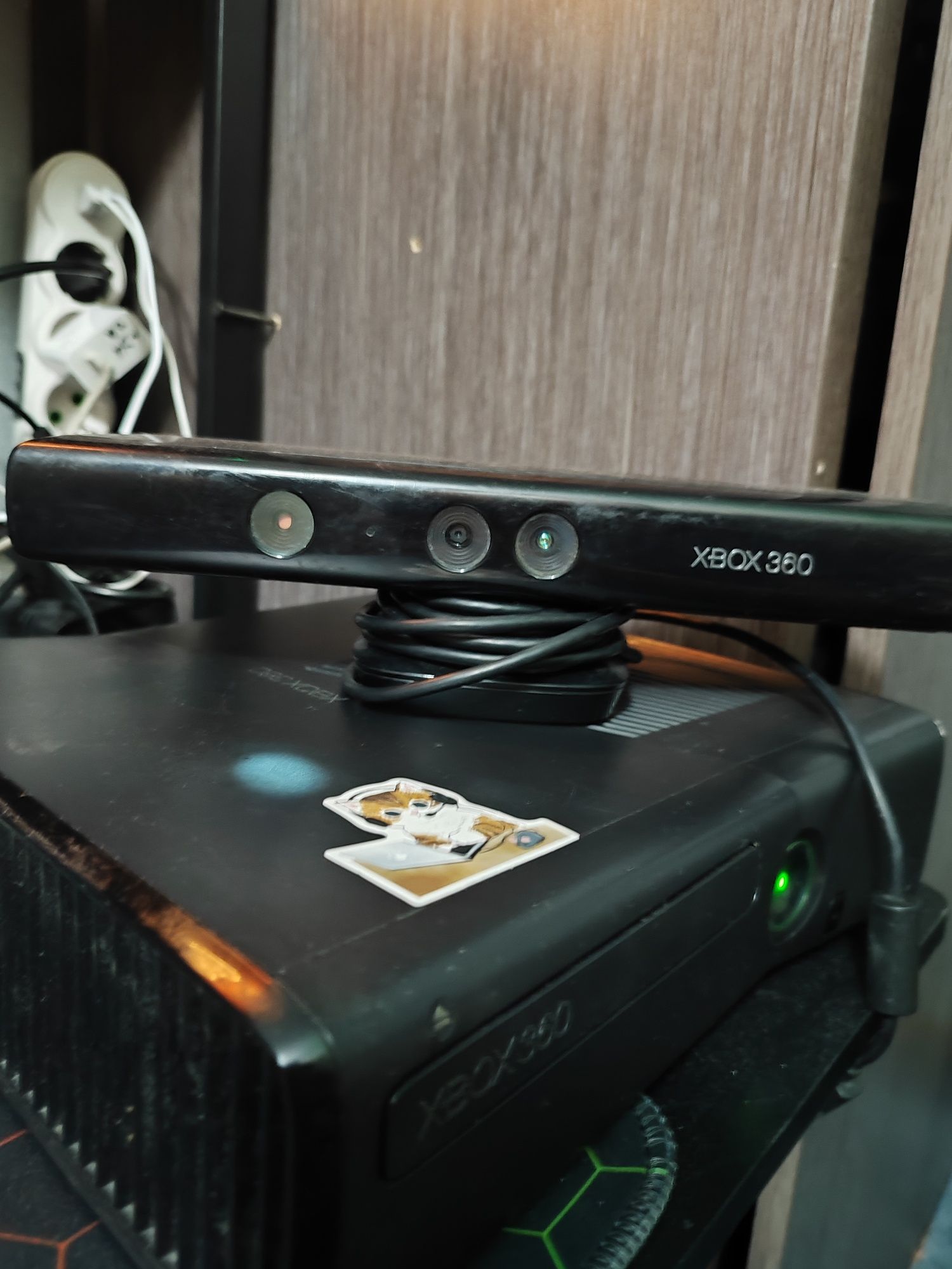 Продам Xbox 360 s