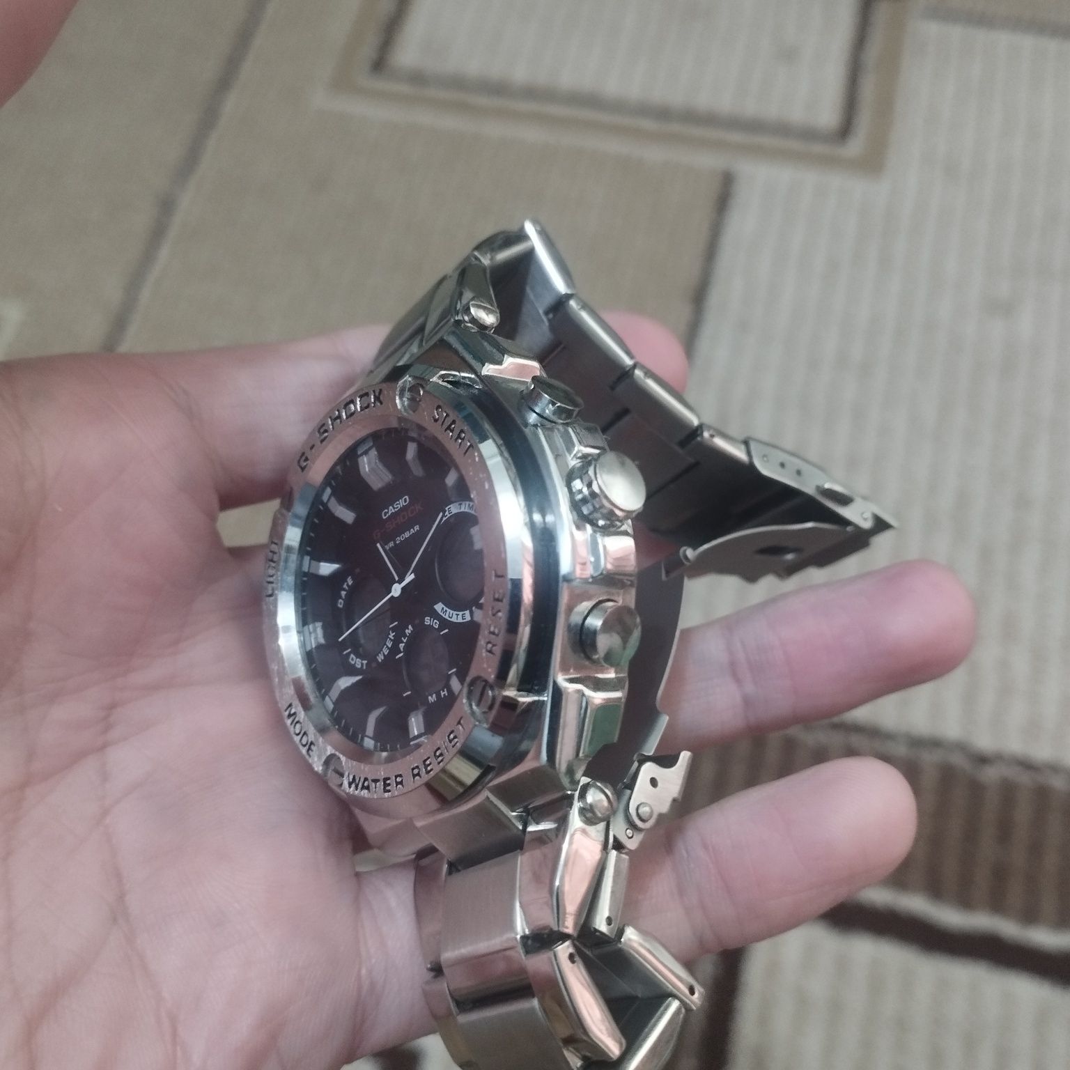 Продам часы Casio G-Shock цена 30 к