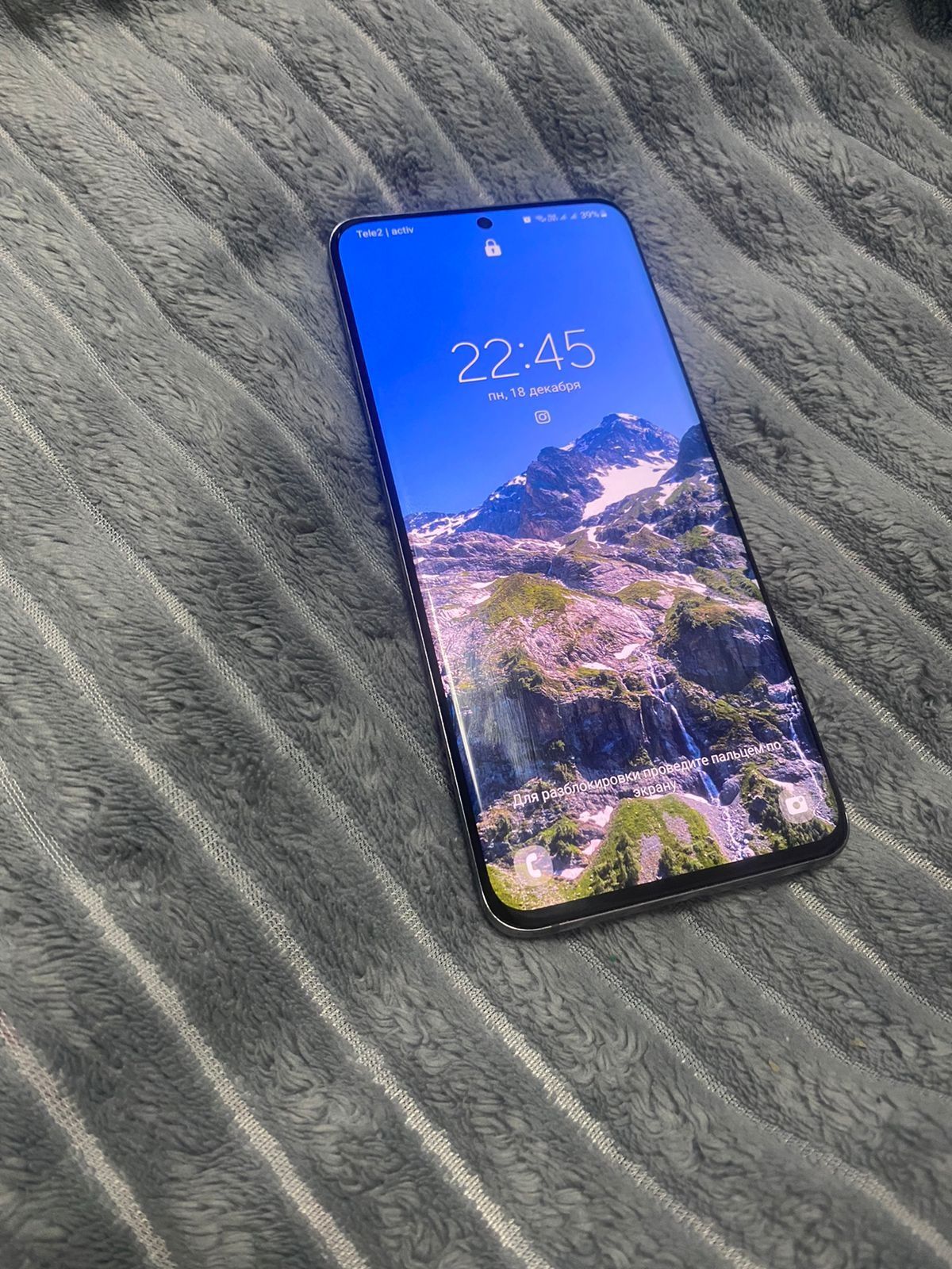 Телефон samsung s20 в отличном состоянии