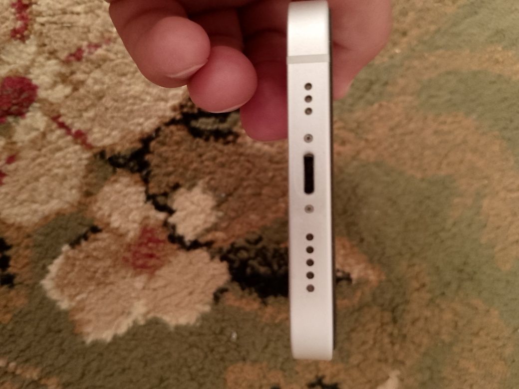 iPhone 14, в идеальном состоянии