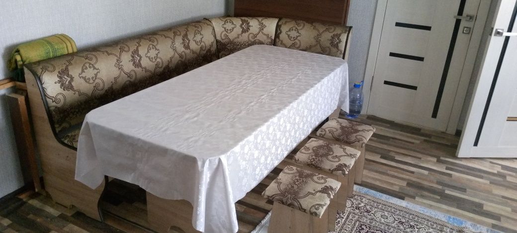 Сатылады уголок стол және 3,5 метрлік стол