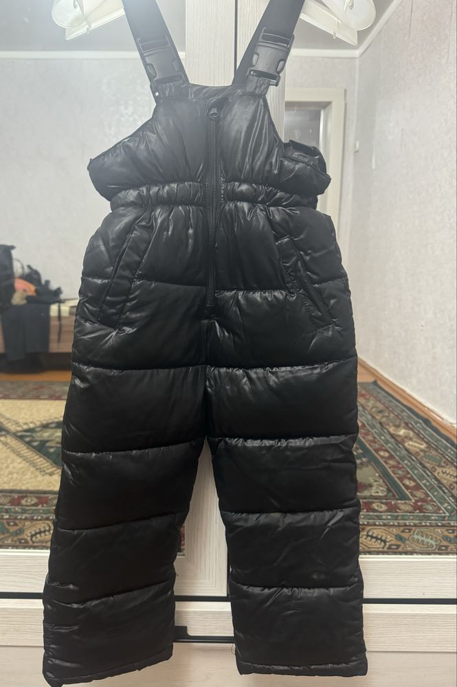 Продам зимний комбенизон р 98 на 2-3 года