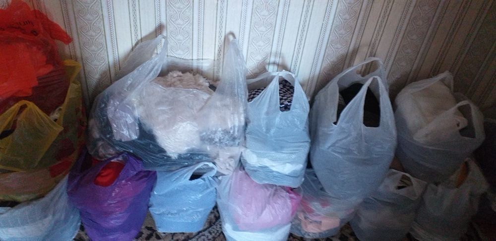 Отдам вещи  взрослые и детские за шоколадку