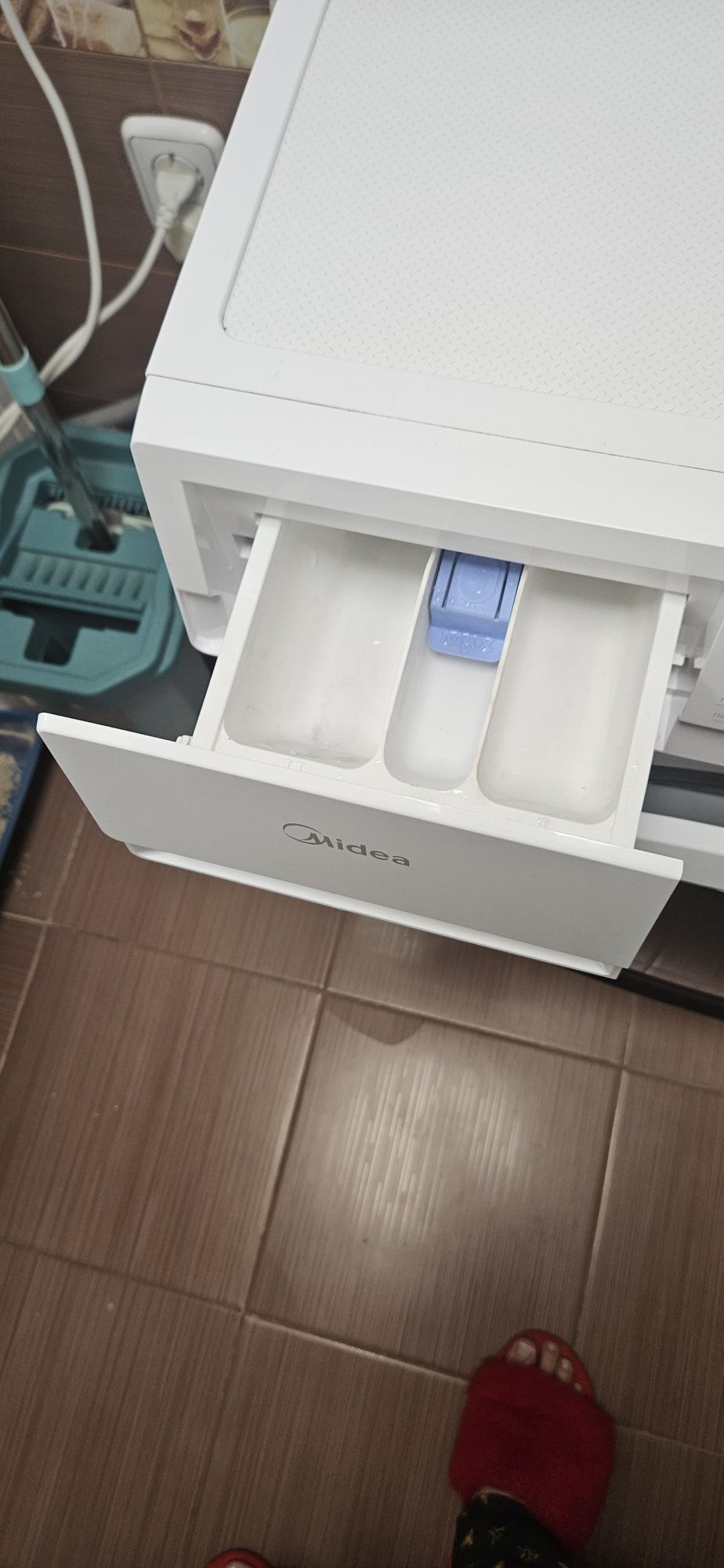 Машинка автомат Midea MF100