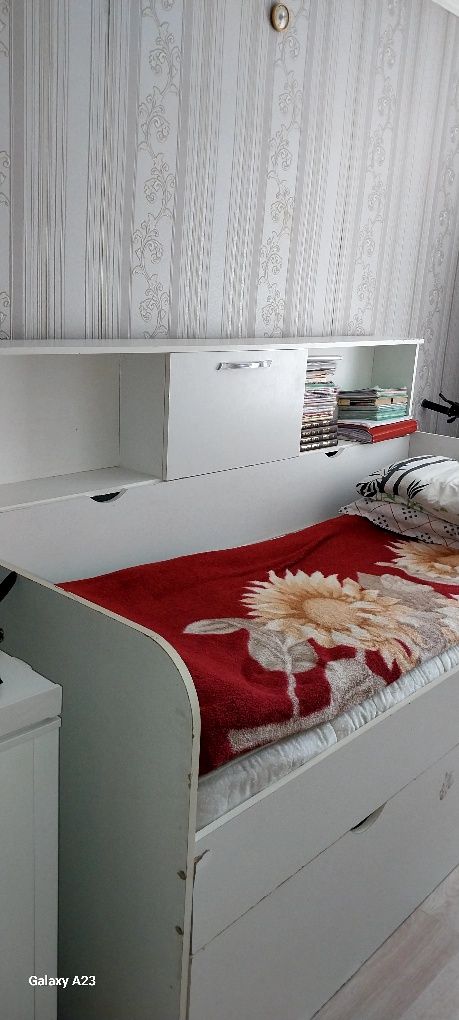 Продам двухъярусную кровать