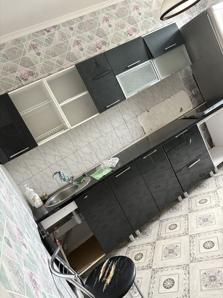 Отдам даром кухню и прочую мебель