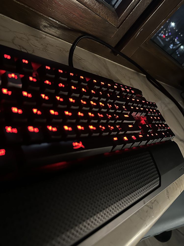 Клавиатура HyperX alloy fps