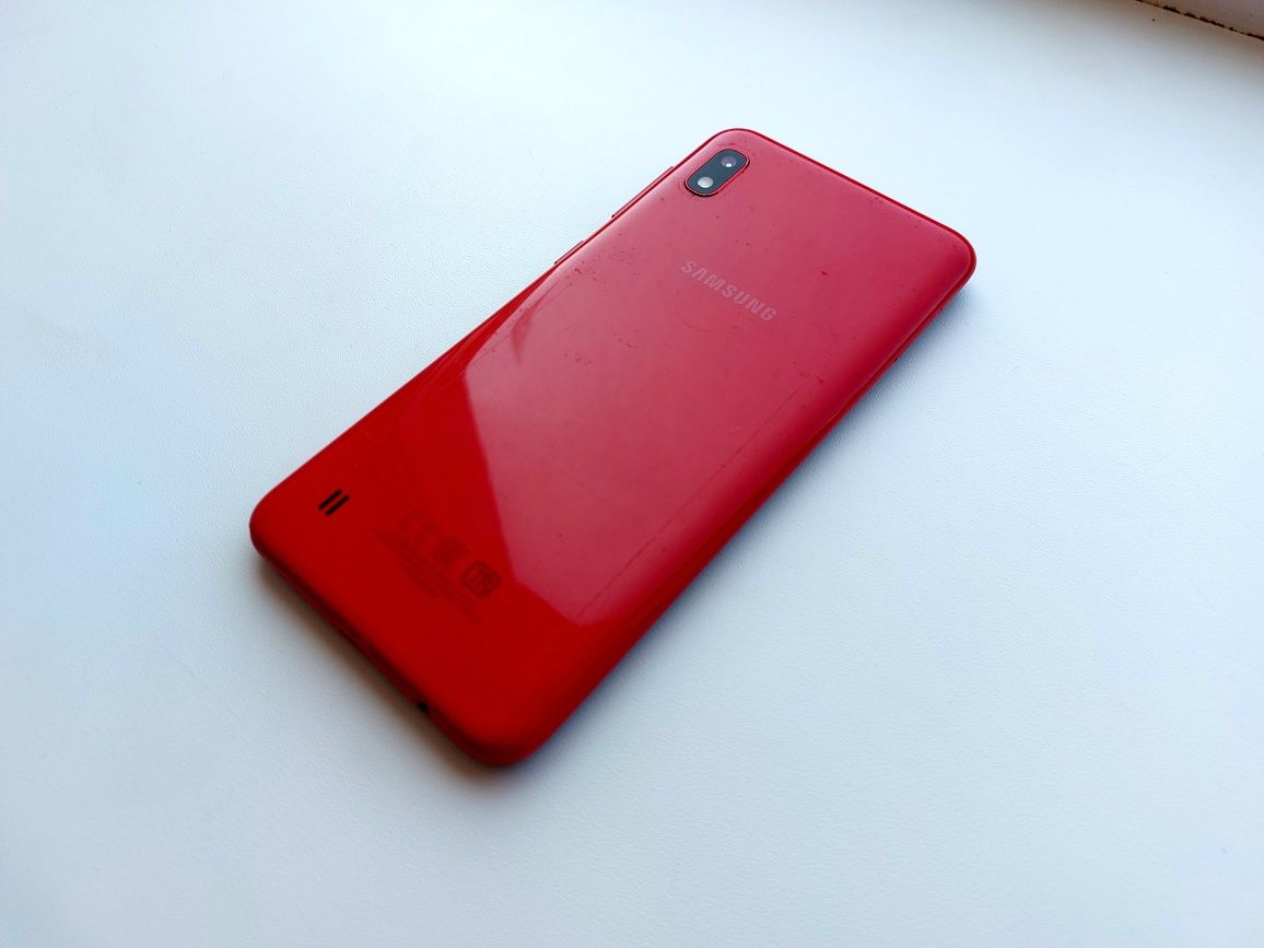 Samsung A10 В отличном состояний! (Есть новая серая задняя крышка)