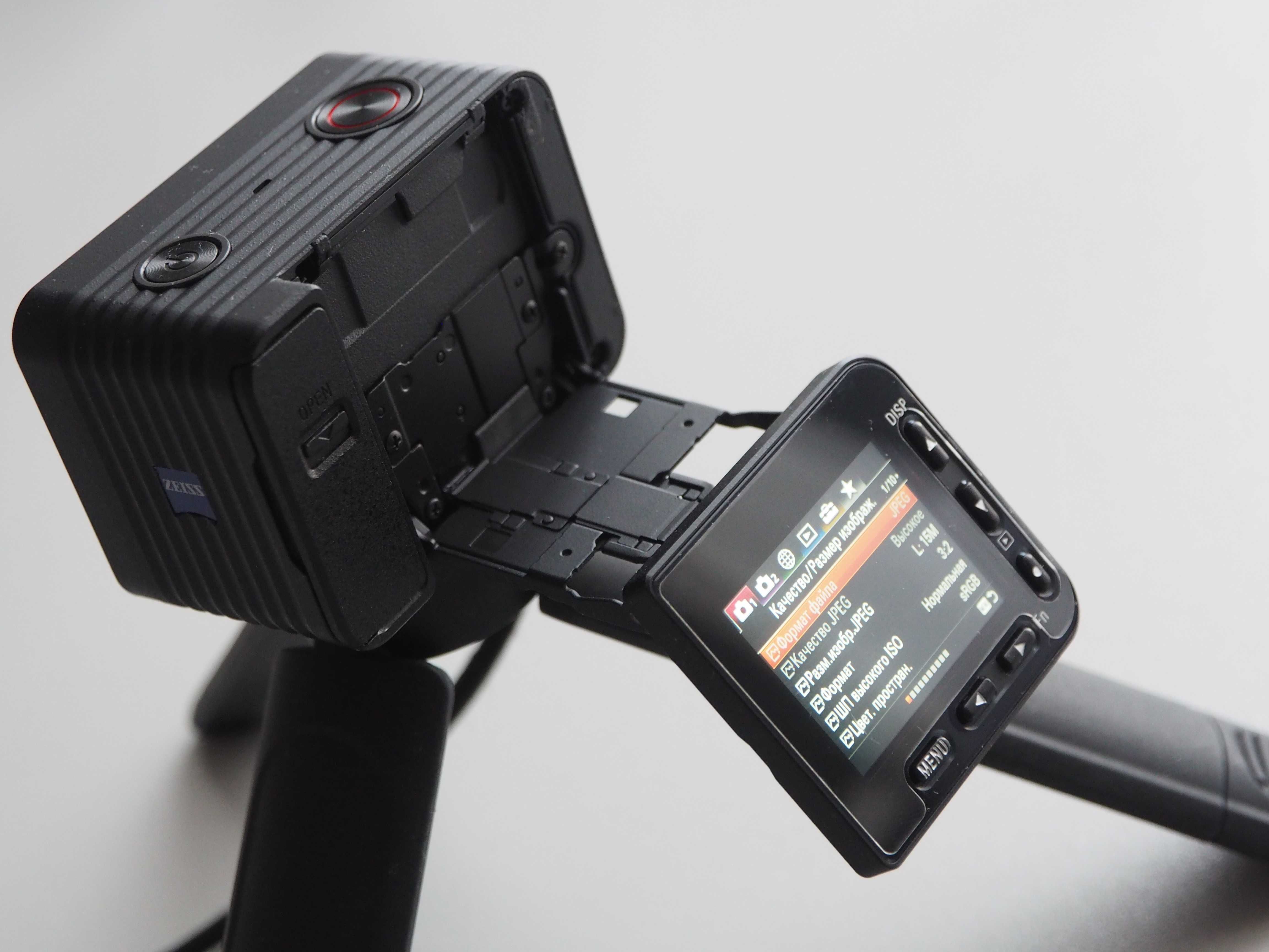 Компактная защищенная камера Sony RX0 II